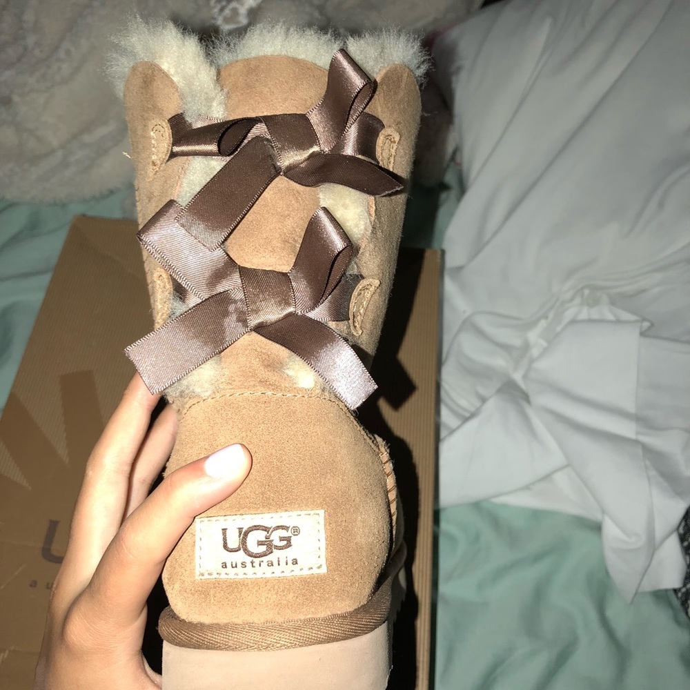 “ w bailey bow uggs “